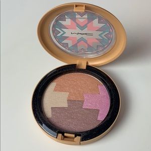 Mac Gleamstones Powder